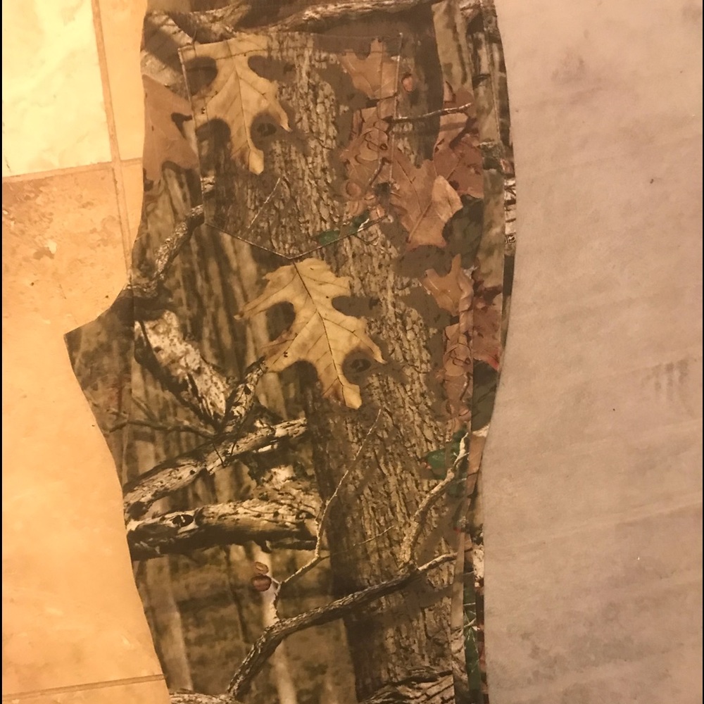 NOWT. Size16 camo  pants, never been worn…